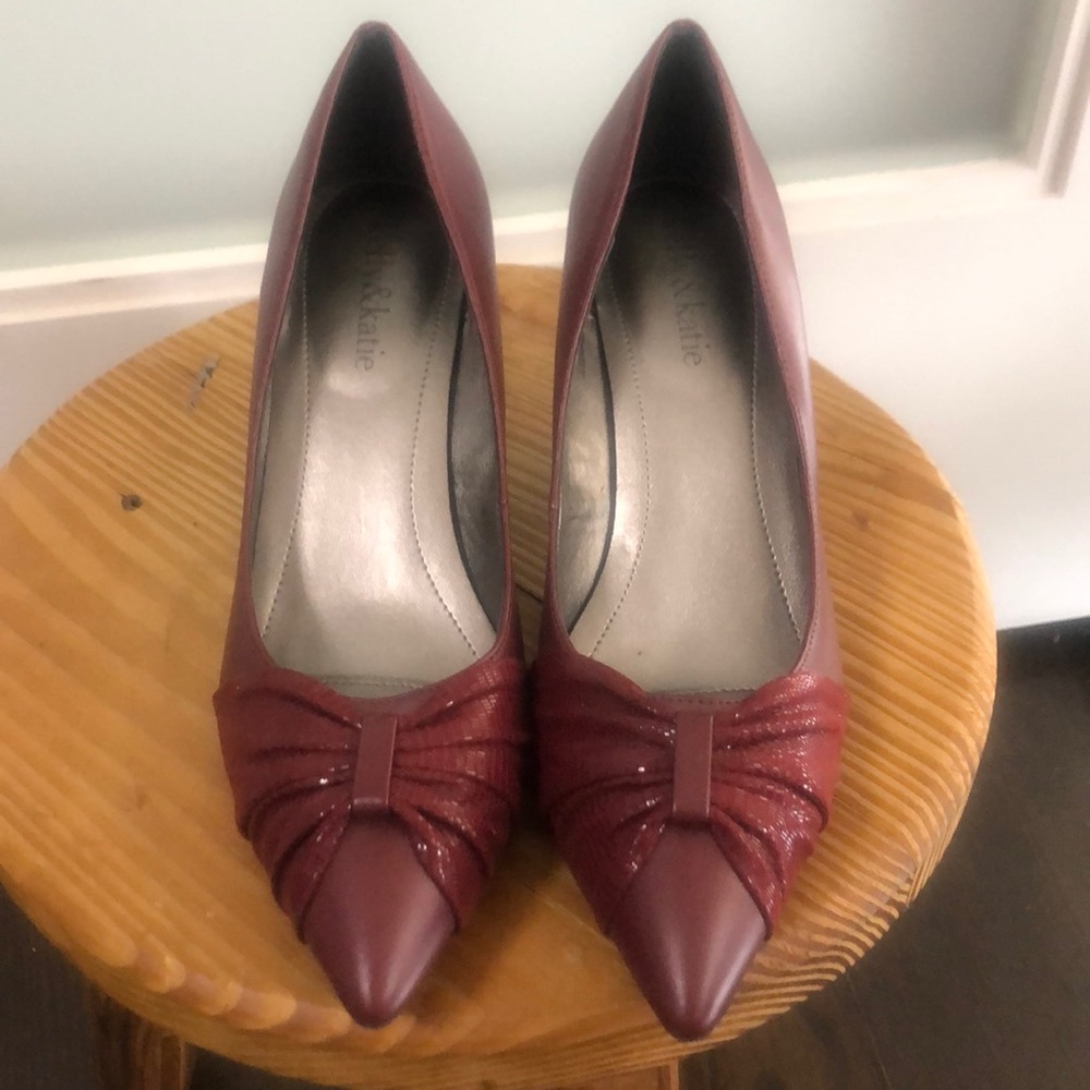 Kelly & Katie, kitten heel, burgundy shoe